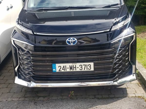 Toyota Voxy Van, Hybrid, 2024, Black