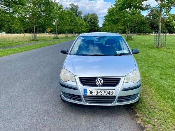 Volkswagen Polo Hatchback, Petrol, 2006, Silver