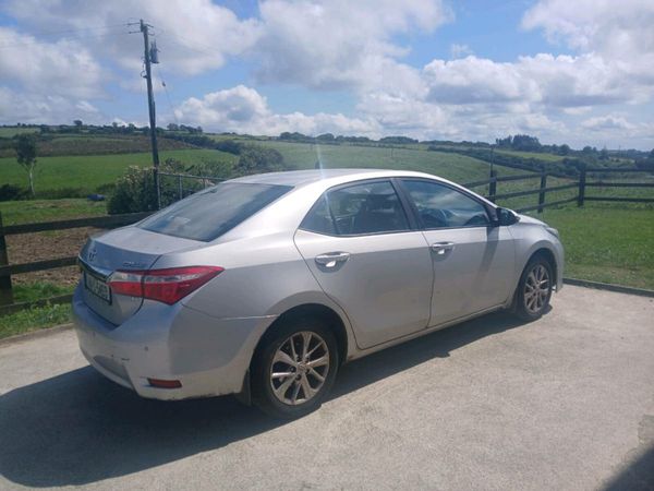 Toyota Corolla Saloon, Diesel, 2014, Silver