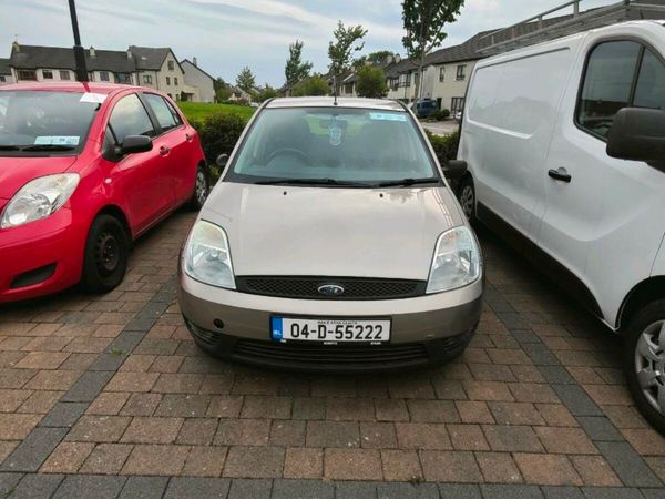 Ford Fiesta Hatchback, Petrol, 2004, Silver