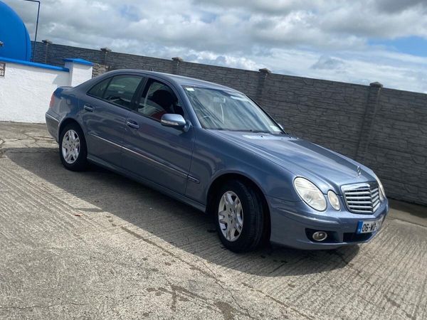 Mercedes-Benz E-Class Saloon, Petrol, 2006, Blue