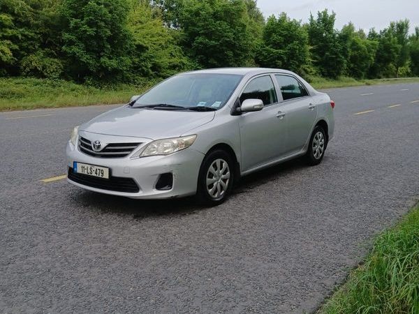 Toyota Corolla Saloon, Diesel, 2011, Silver