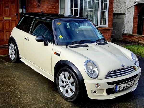 Mini Cooper Hatchback, Petrol, 2006, White