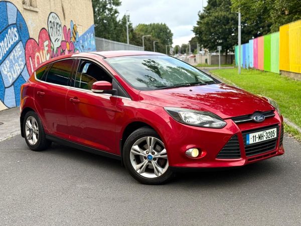 Ford Focus Hatchback, Diesel, 2011, Red