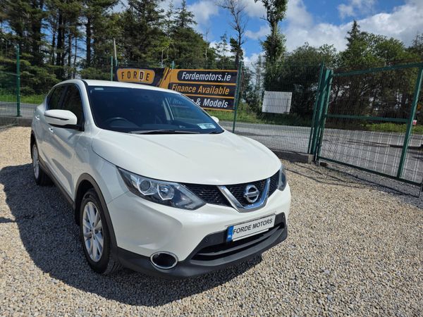 Nissan Qashqai Hatchback, Petrol, 2015, White