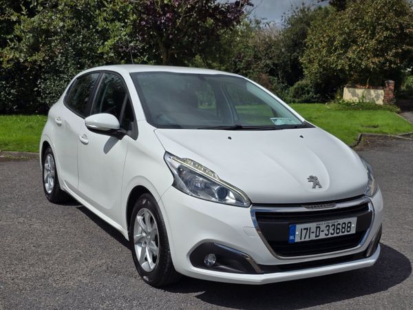 Peugeot 208 Hatchback, Petrol, 2017, White