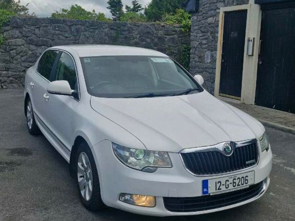 Skoda Superb Hatchback, Diesel, 2012, White
