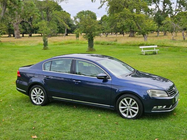 Volkswagen Passat Saloon, Diesel, 2011, Blue