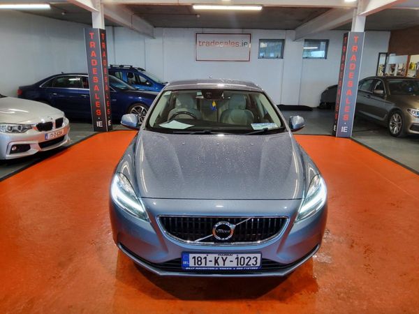 Volvo V40 Hatchback, Diesel, 2018, Blue