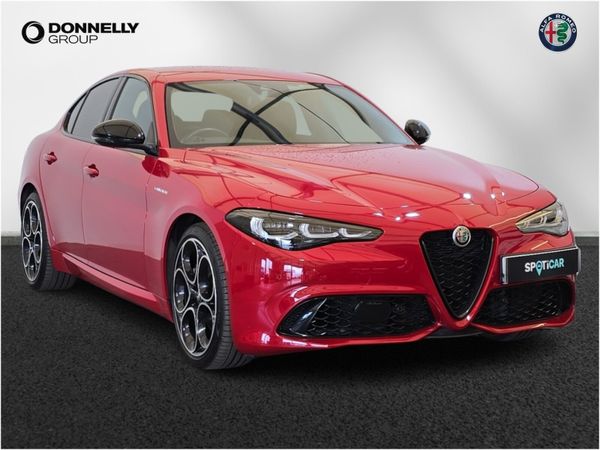Alfa Romeo Giulia Saloon, Petrol, 2023, Red