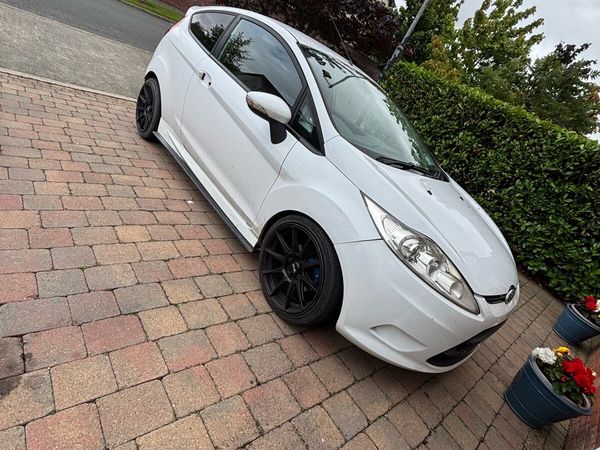 Ford Fiesta Hatchback, Petrol, 2010, White