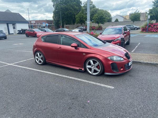 SEAT Leon Hatchback, Diesel, 2011, Red