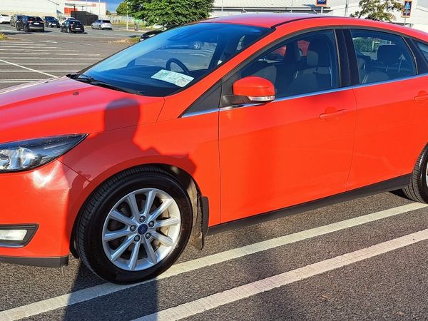 Ford Focus Hatchback, Diesel, 2016, Red