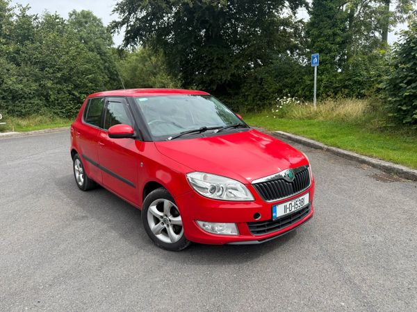 Skoda Fabia Hatchback, Petrol, 2011, Red