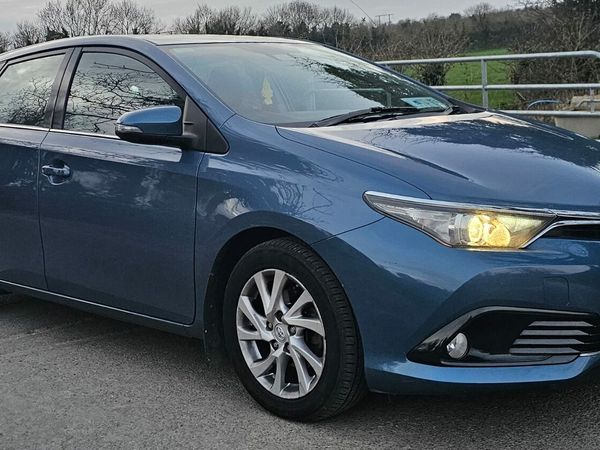 Toyota Auris Hatchback, Diesel, 2016, Blue