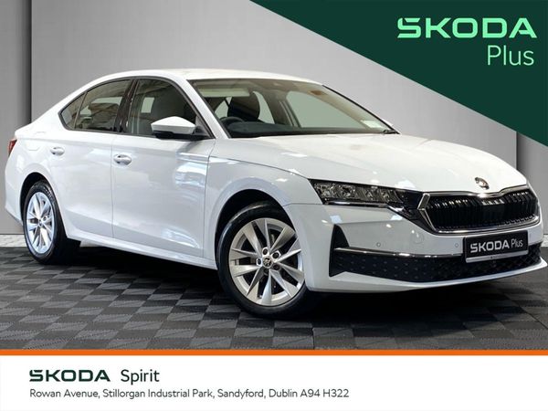 Skoda Octavia Saloon, Petrol, 2024, White
