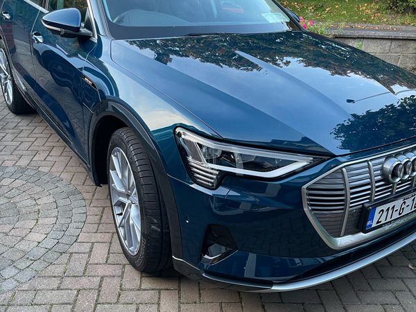 Audi e-tron Estate/Jeep, Electric, 2021, Blue