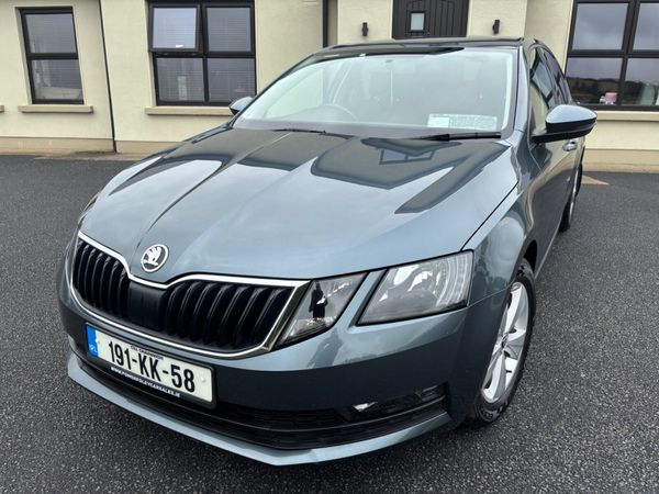 Skoda Octavia Saloon, Petrol, 2019, Grey