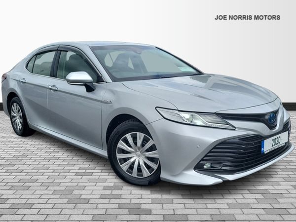 Toyota Camry Saloon, Petrol Hybrid, 2020, Silver