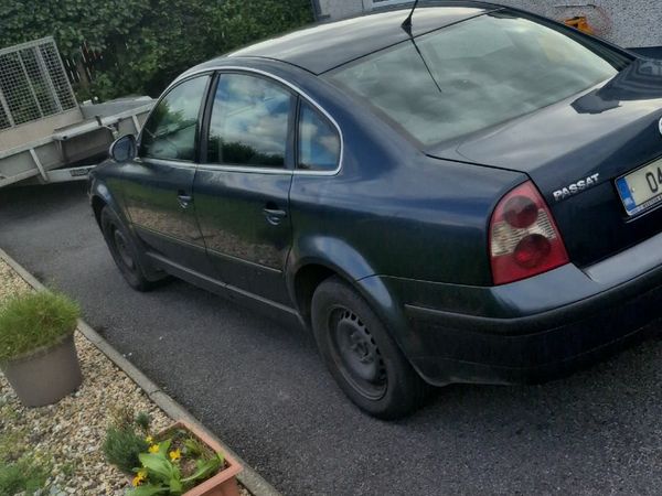 Volkswagen Passat Saloon, Diesel, 2004, Blue