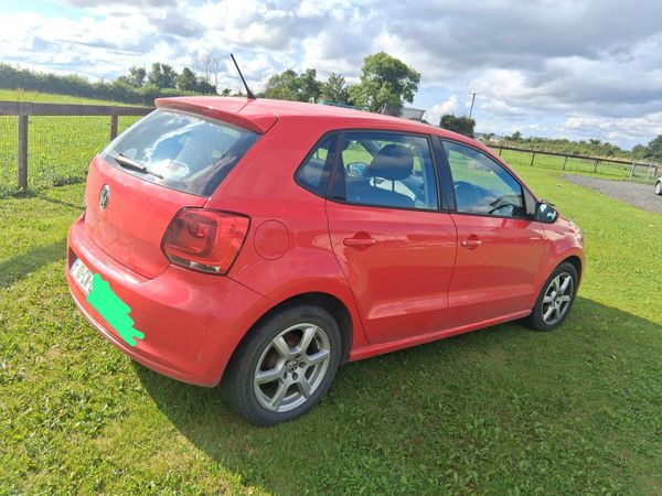 Volkswagen Polo Hatchback, Petrol, 2010, Red
