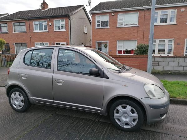 Toyota Yaris Hatchback, Petrol, 2005, Grey