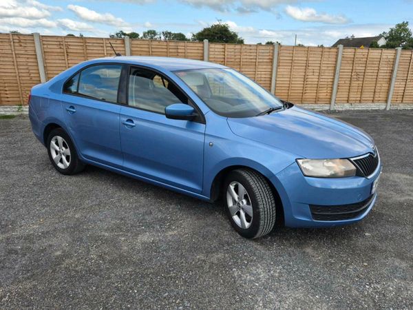 Skoda Rapid Hatchback, Diesel, 2012, Blue