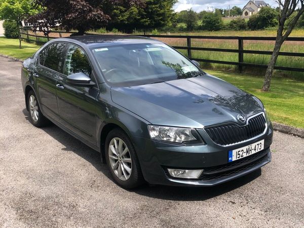 Skoda Octavia Saloon, Diesel, 2015, Grey