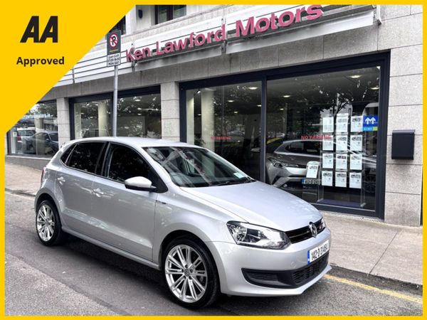 Volkswagen Polo Hatchback, Petrol, 2014, Silver