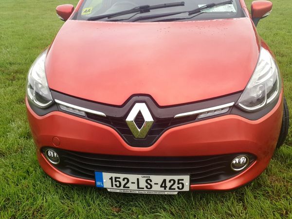 Renault Clio Hatchback, Petrol, 2015, Red