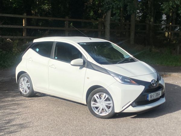 Toyota Aygo Hatchback, Petrol, 2016, White