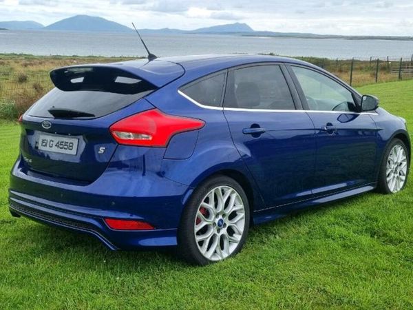 Ford Focus Hatchback, Diesel, 2015, Blue