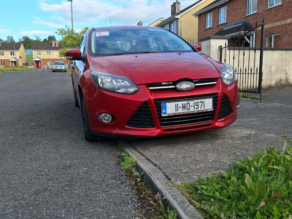Ford Focus Hatchback, Diesel, 2011, Red