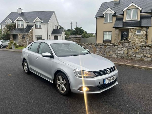 Volkswagen Jetta Saloon, Diesel, 2013, Silver
