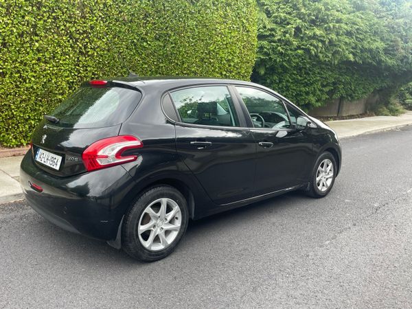 Peugeot 208 Hatchback, Petrol, 2014, Black