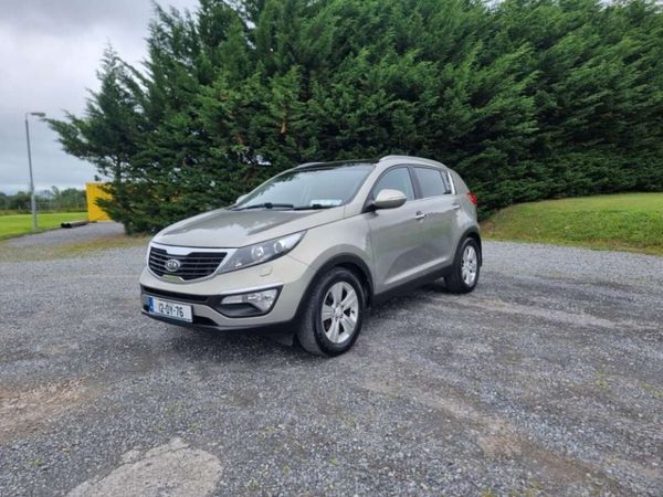Kia Sportage SUV, Diesel, 2012, Gold