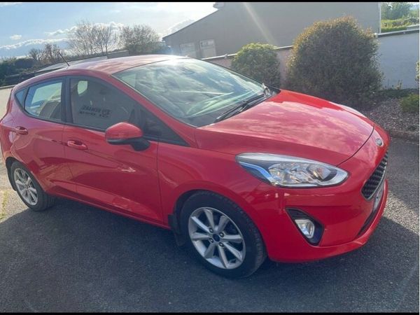 Ford Fiesta Hatchback, Petrol, 2017, Red