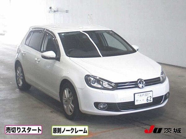 Volkswagen Golf Hatchback, Petrol, 2012, White