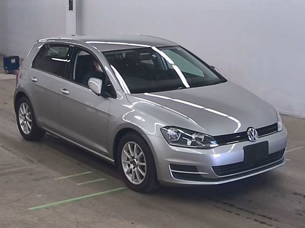 Volkswagen Golf Hatchback, Petrol, 2013, Silver