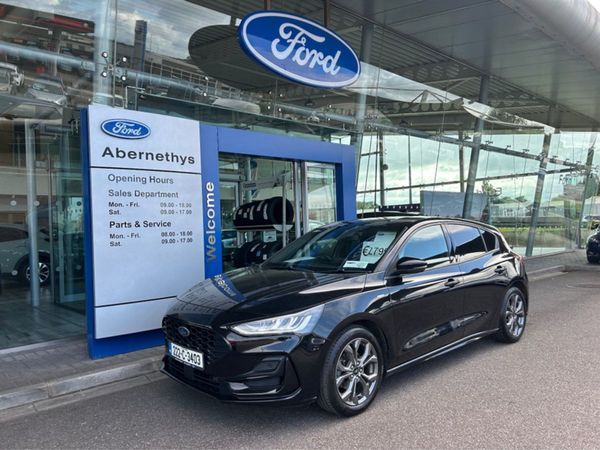 Ford Focus Hatchback, Petrol, 2022, Black