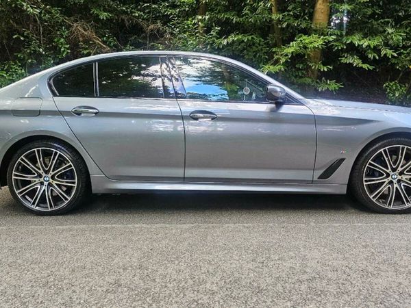 BMW 5-Series Saloon, Petrol Plug-in Hybrid, 2018, Blue