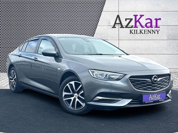 Opel Insignia Hatchback, Diesel, 2018, Grey
