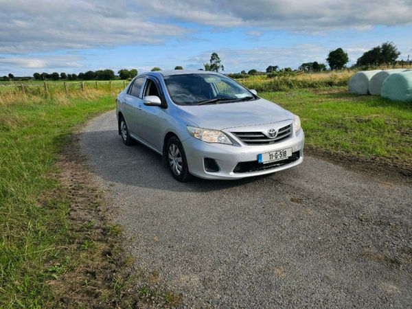 Toyota Corolla Saloon, Diesel, 2011, Silver