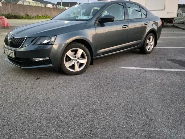 Skoda Octavia Saloon, Petrol, 2017, Grey