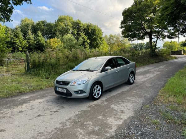 Ford Focus Saloon, Diesel, 2010, Gold