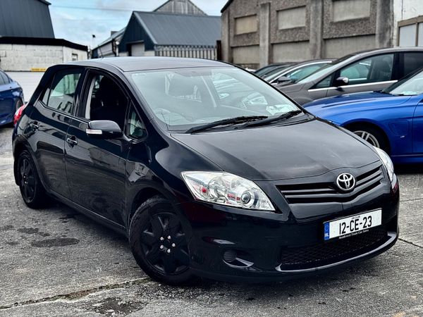 Toyota Auris Hatchback, Diesel, 2012, Black