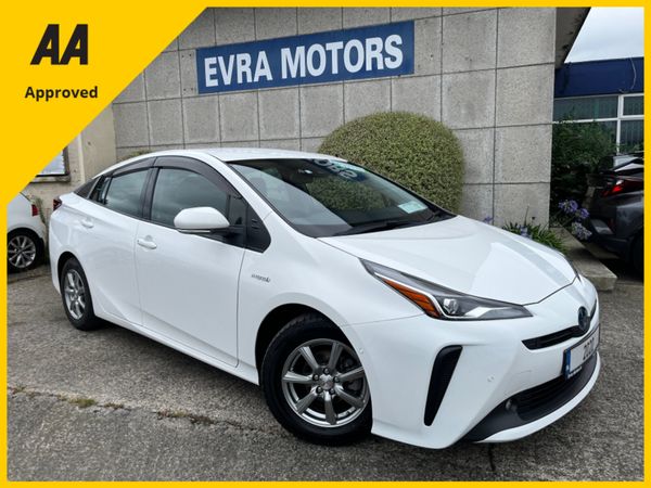 Toyota Prius Saloon, Petrol Hybrid, 2020, White