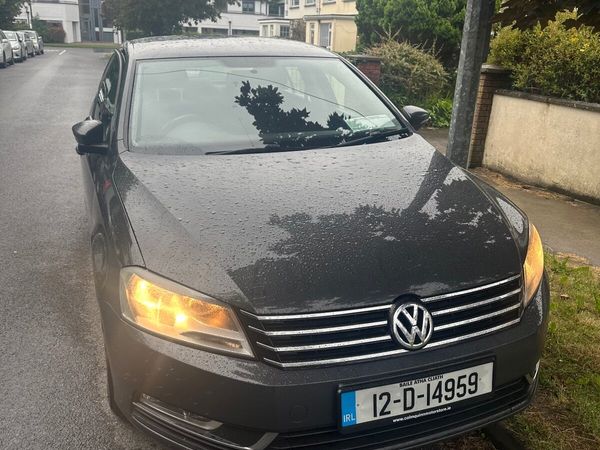 Volkswagen Passat Saloon, Diesel, 2012, Grey