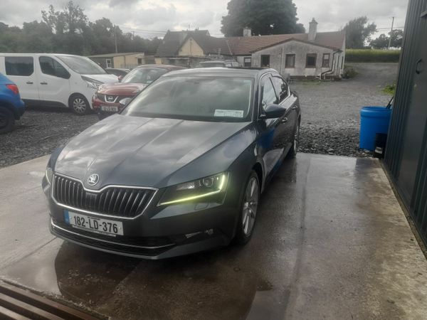 Skoda Superb Hatchback, Diesel, 2018, Grey