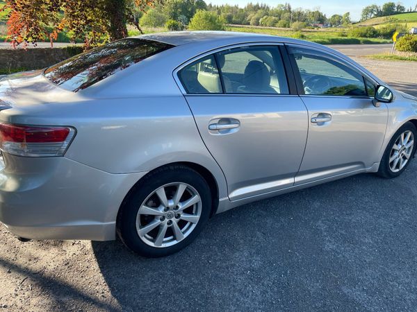 Toyota Avensis Saloon, Diesel, 2011, Silver